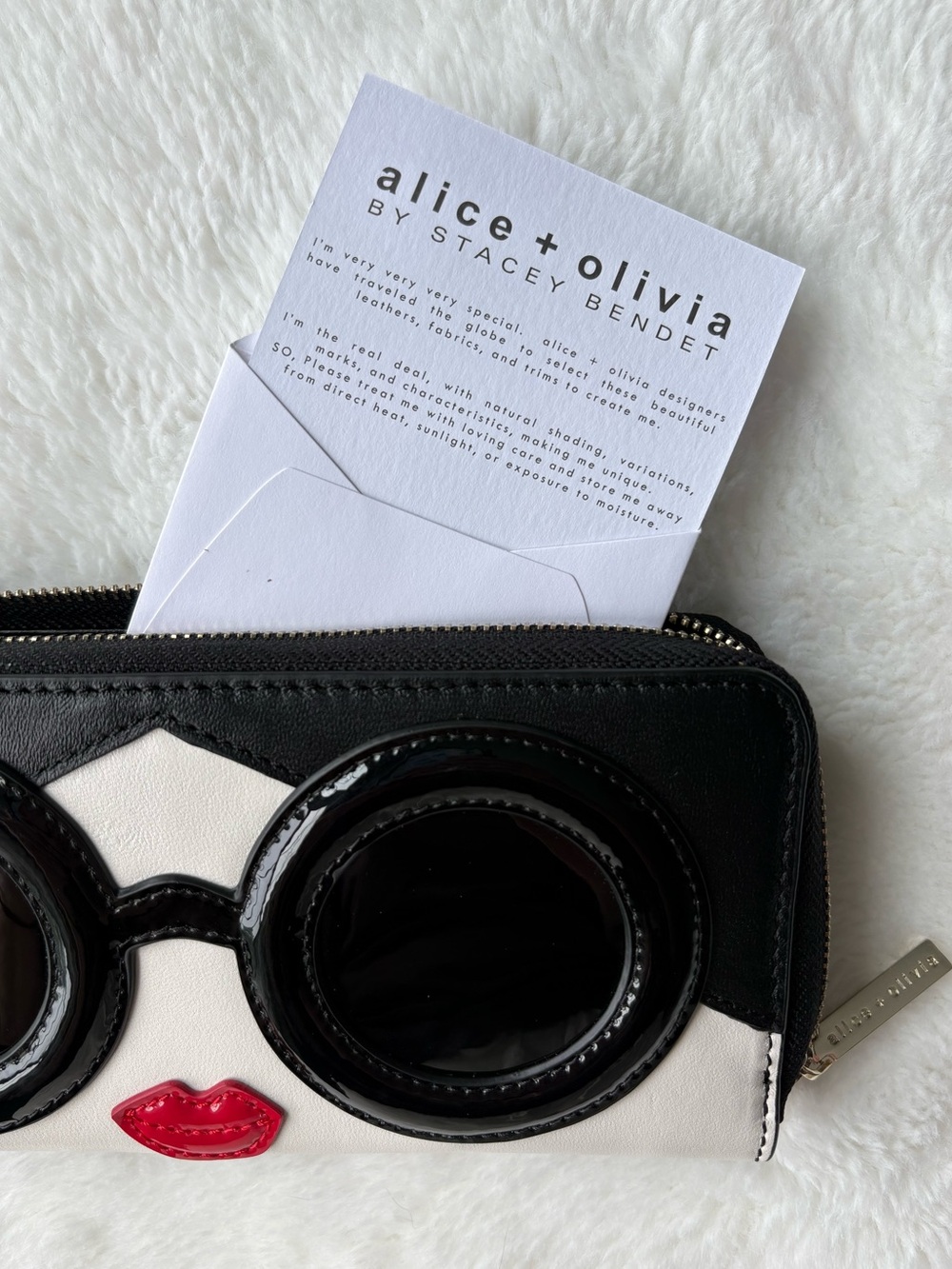 Alice + Olivia Stace Face Zip Wallet, New! - Picture 3 of 7
